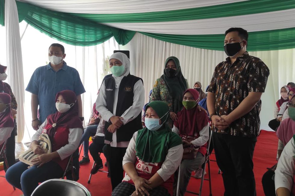 Khofifah Minta Perusahaan di Jatim Manfaatkan Vaksinasi Gotong Royong
