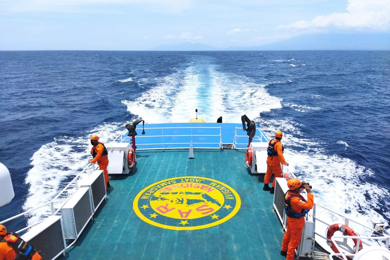 KM Liberty 1 Tenggelam di Utara Bali, Sembilan ABK Dicari