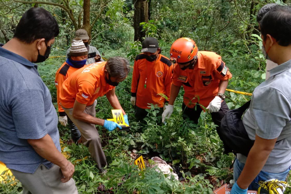 Jasad Bayi yang Dibuang di Jurang Gembolo Pacet Diautopsi