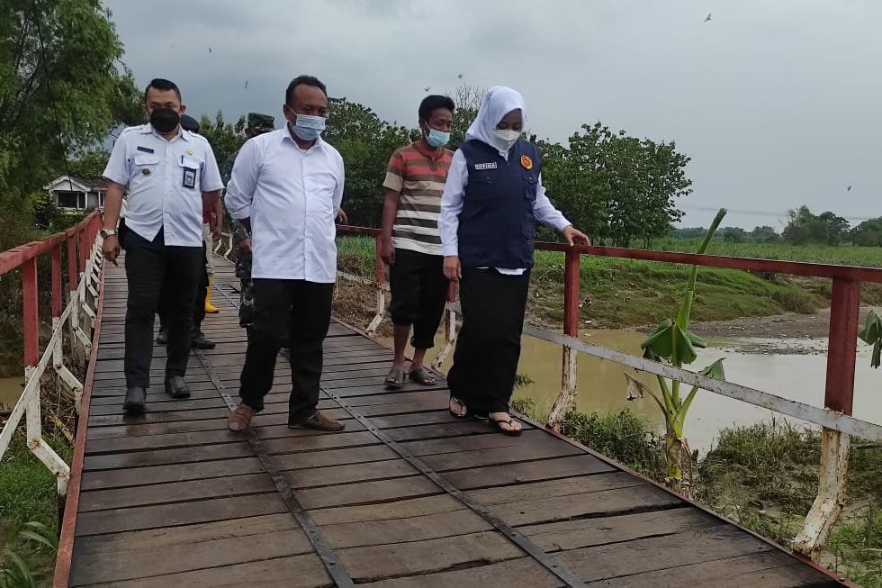 Pemkab Mojokerto Target Seminggu Perbaiki Jembatan Perbatasan Gresik