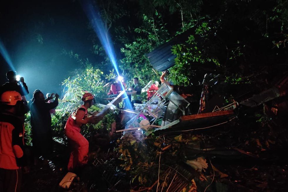 Dua Tewas akibat Pohon Tumbang di Mojokerto, Ini Keterangan Warga