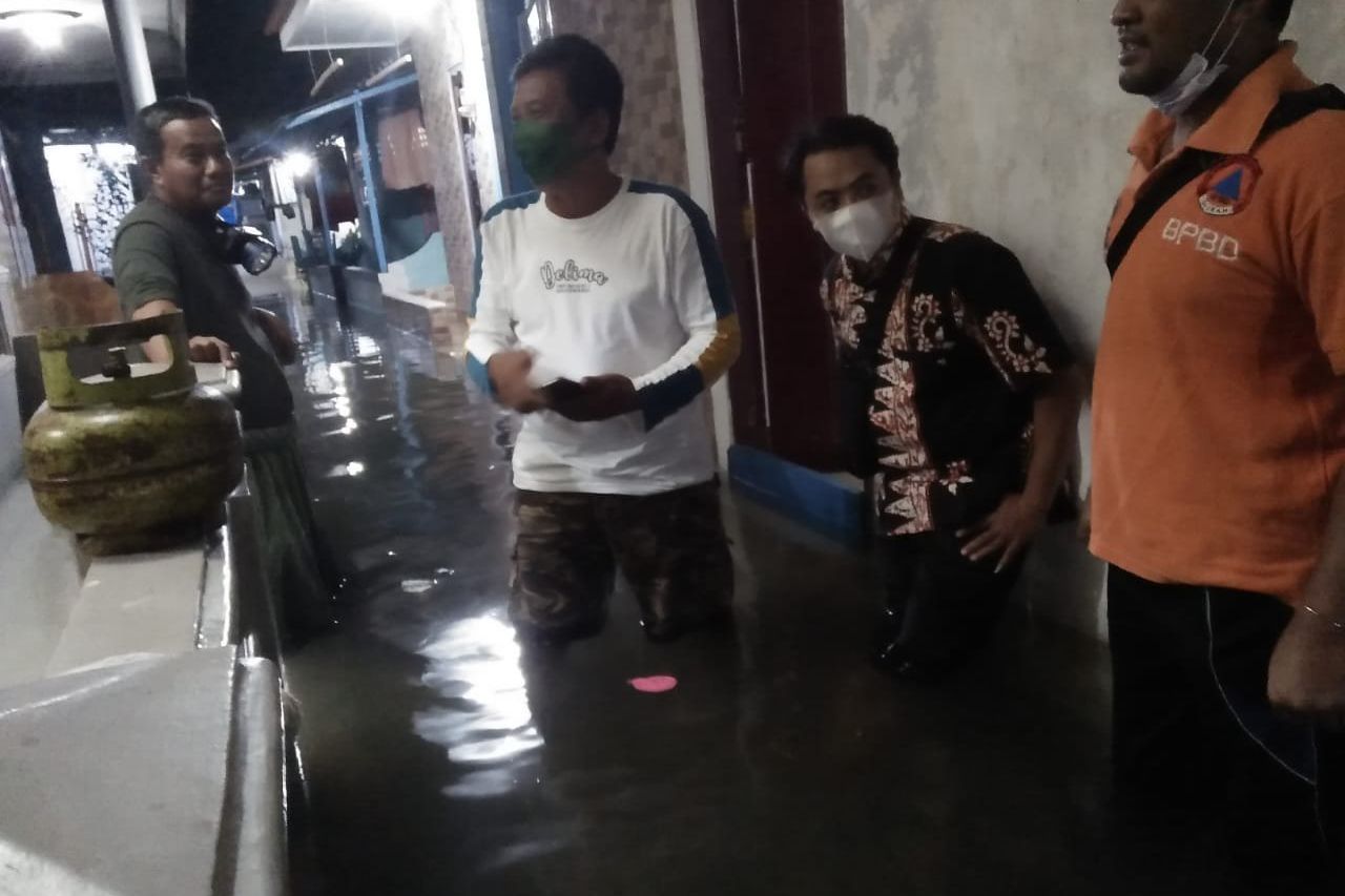 Ratusan Rumah di Pesisir Kota Banyuwangi Dilanda Banjir Rob