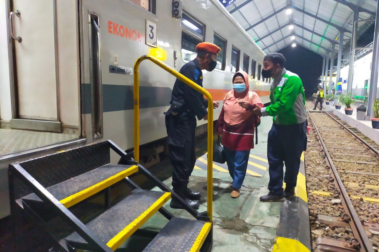 KAI Utamakan Prokes dalam Operasional KA selama Natal dan Tahun Baru
