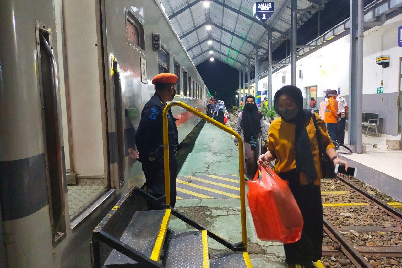 KAI Perketat Aturan Vaksin Covid bagi Penumpang selama Libur Nataru