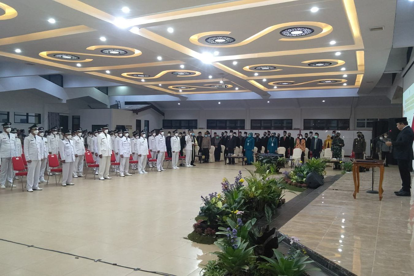 Bupati Jember Minta Para Kades Terpilih Cari Warga yang Belum Divaksin