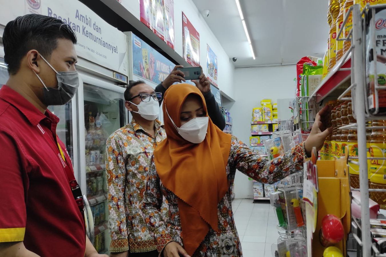 Harga Minyak Goreng Turun, Bupati Mojokerto Cek Stok dan Harga
