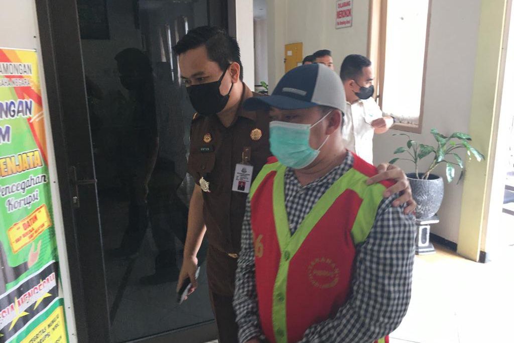 Korupsi, Pelaksana Proyek Pengurukan Tanah Gedung Dinas Pertanian Lamongan Ditahan