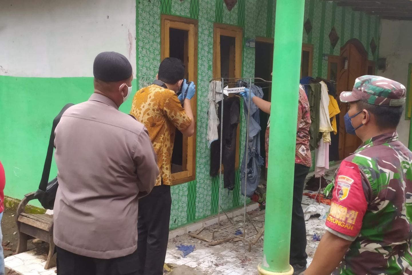 Diduga Terkait Pilkades, Rumah Warga Probolinggo Dilempar ‘Bom Bondet’