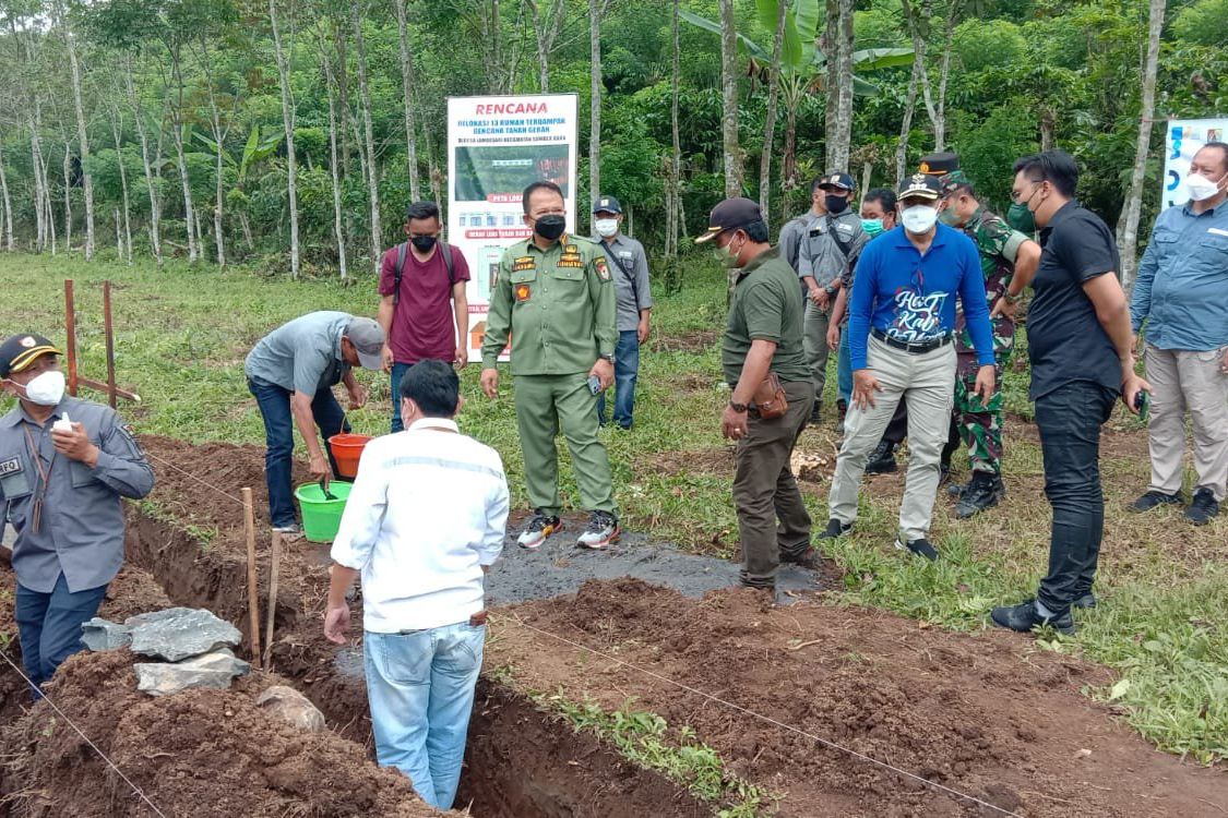 Warga Sumberbaru Keluhkan Banjir dan Jalan Rusak, Ini Langkah Bupati Jember