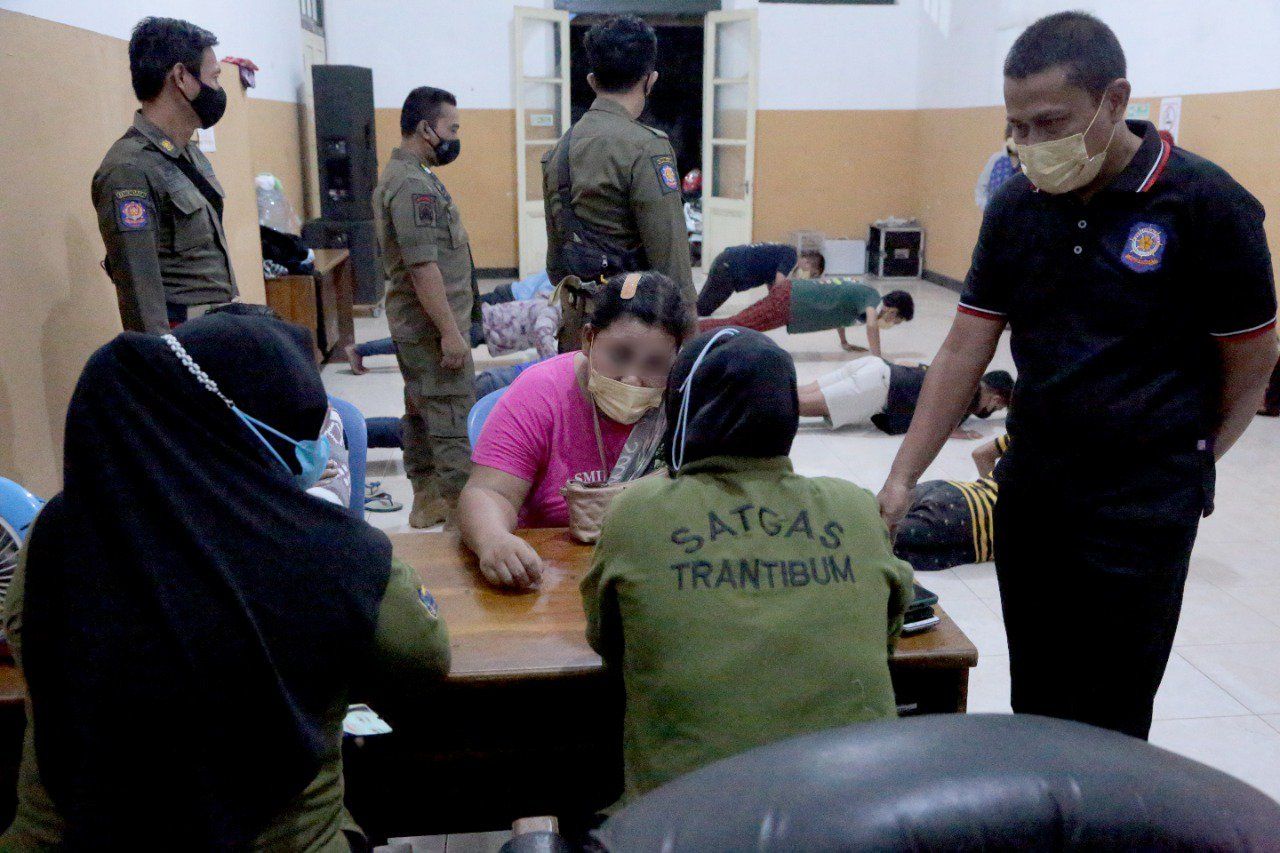 Razia Ramadan, Satpol PP Probolinggo Amankan PSK hingga Remaja Pacaran