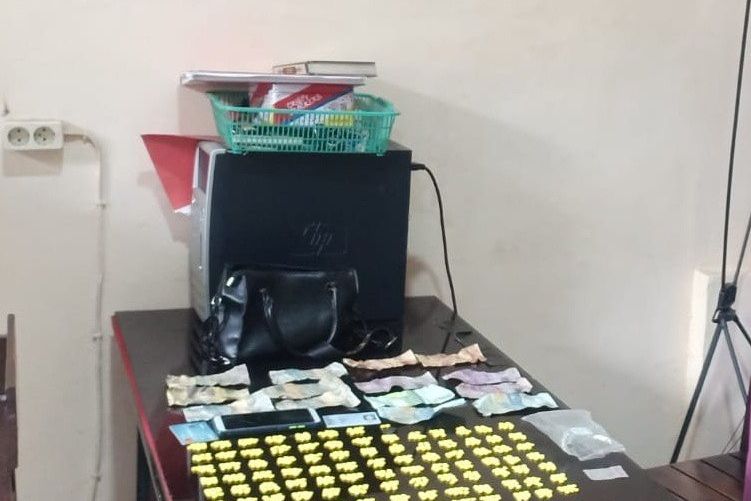 Polisi Tangkap Wanita Pengedar Obat Keras dan Berbahaya di Probolinggo