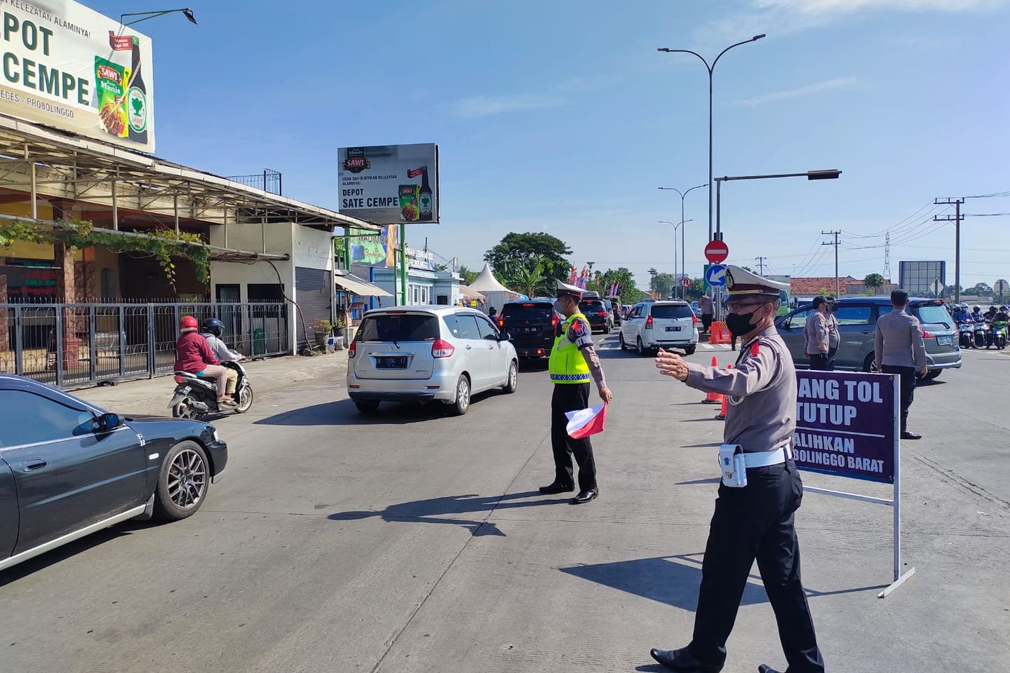 Hari Kedua Lebaran, Jumlah Kendaraan di Exit Tol Probolinggo Meningkat