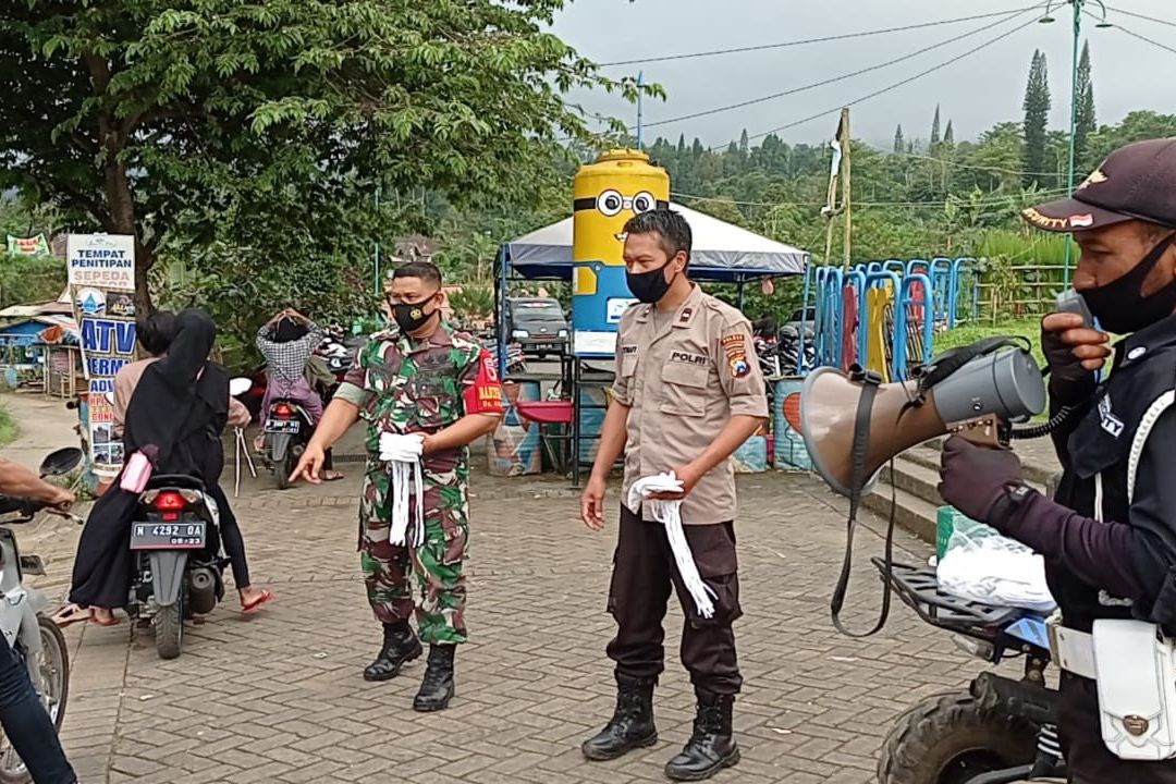 Aparat Keamanan di Probolinggo Awasi Prokes di Tempat Wisata