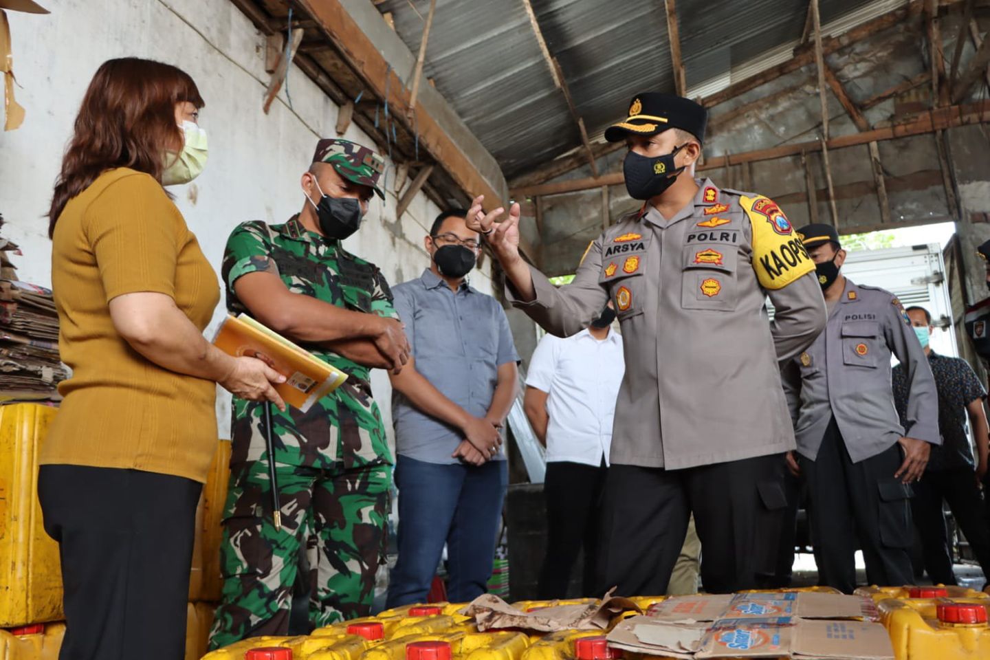 Polres dan Kodim Probolinggo Sidak Agen Minyak Goreng Curah