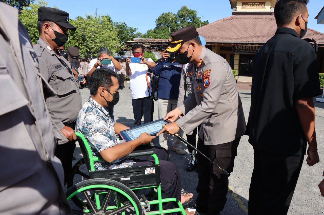 Gagalkan Curanmor, Satpam RSU Tongas Probolinggo Diberi Penghargaan 