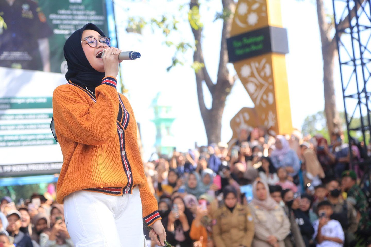 Pulang Kampung, Salma Indonesian Idol Sapa Warga Kota Probolinggo