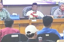 Penyaluran Carut Marut, DPRD Lamongan Sebut Perbup Tentang Penyaluran BLT DBHCHT Longgar