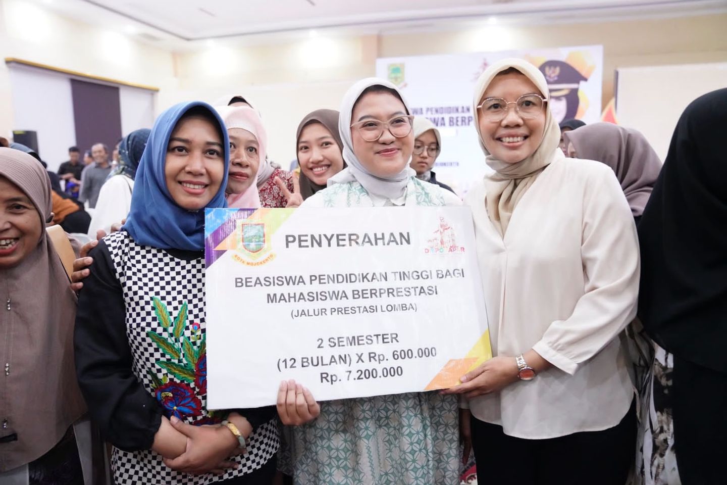 207 Mahasiswa Berprestasi di Mojokerto Diganjar Beasiswa