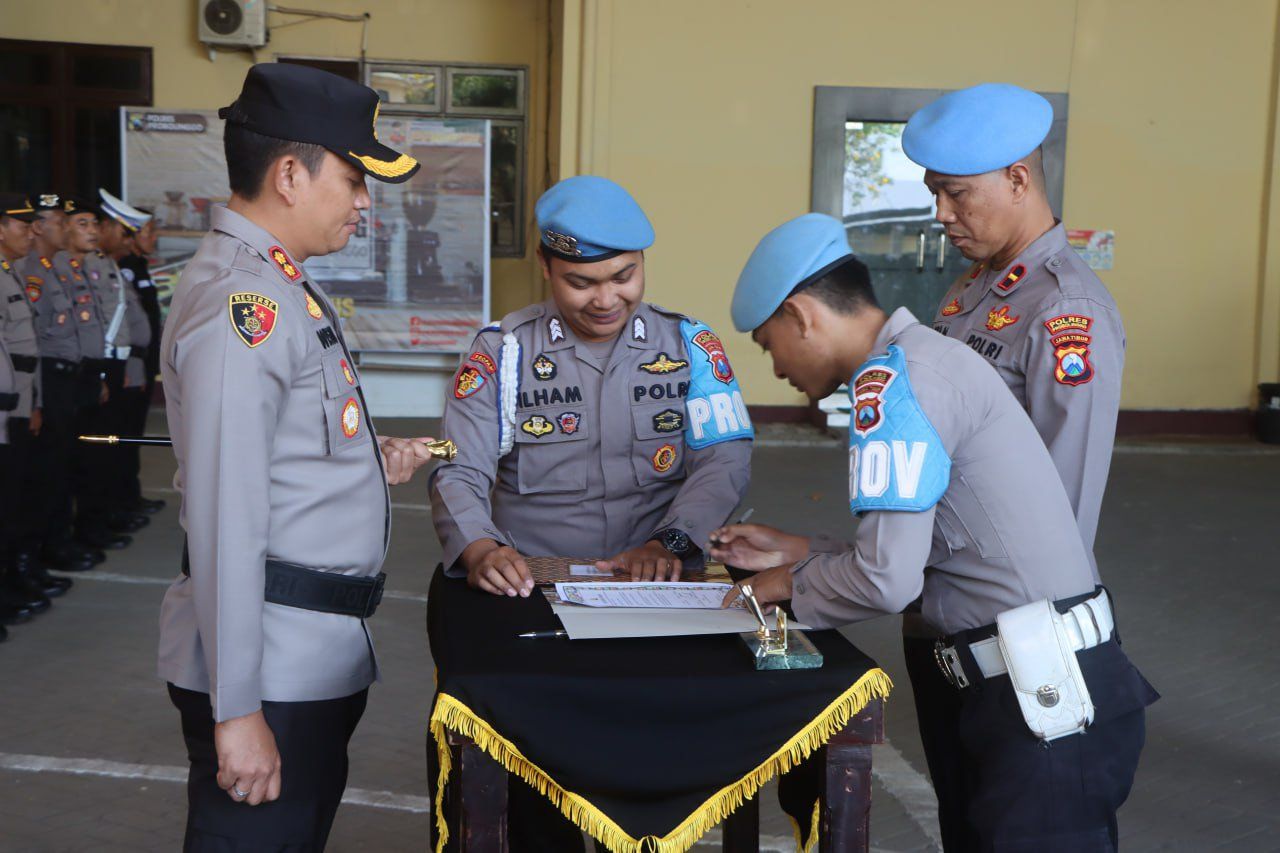 Gelar Pakta Integritas, Kapolres Probolinggo Ingatkan Anggota Tidak Terlibat Penyalahgunaan Narkoba