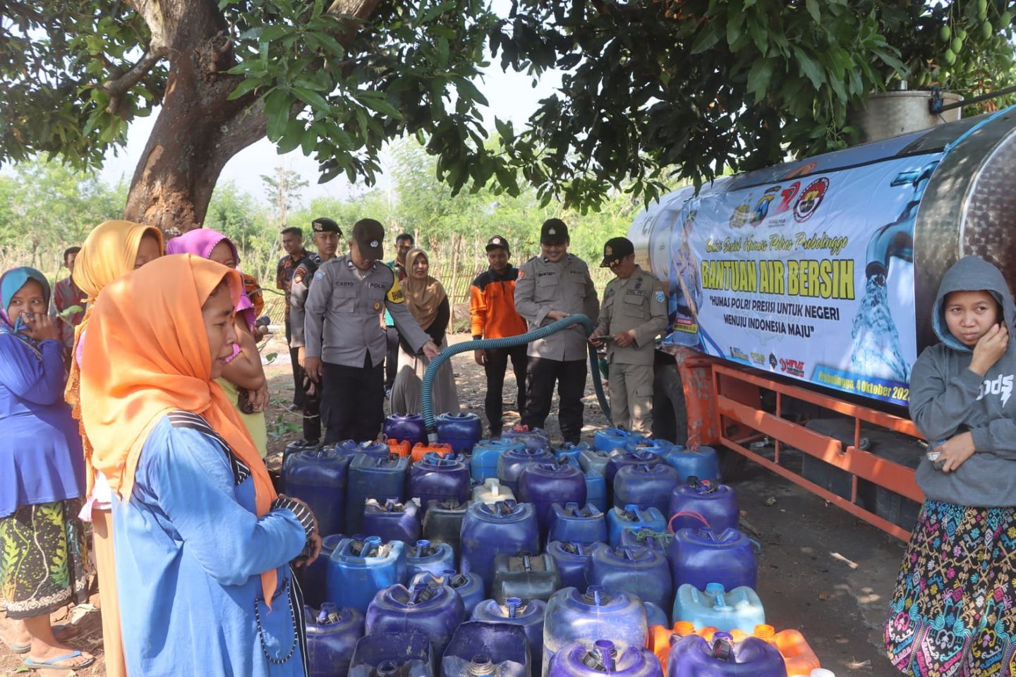 20 Desa di Probolinggo Krisis Air Bersih, Petugas Gabungan Terjun Distribusikan Bantuan