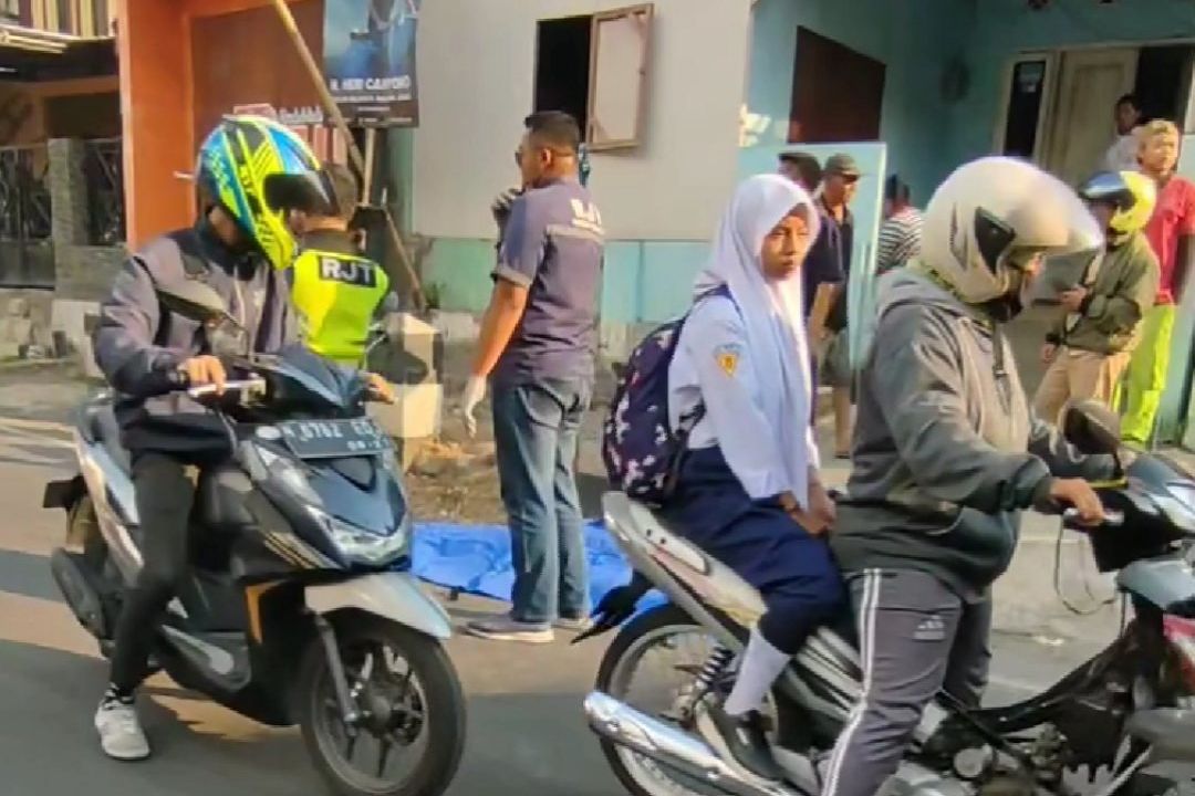 Ibu di Malang Tewas Saat Antar Makanan Ke Sekolah Anaknya