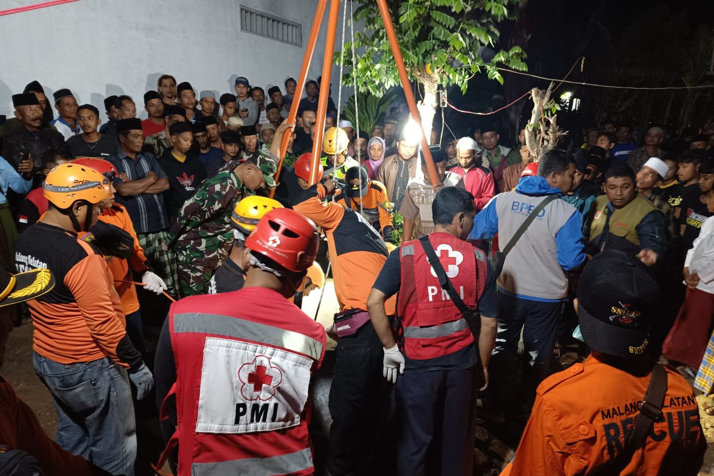 Seorang Nenek di Malang Ditemukan Tewas Didalam Sumur 

 