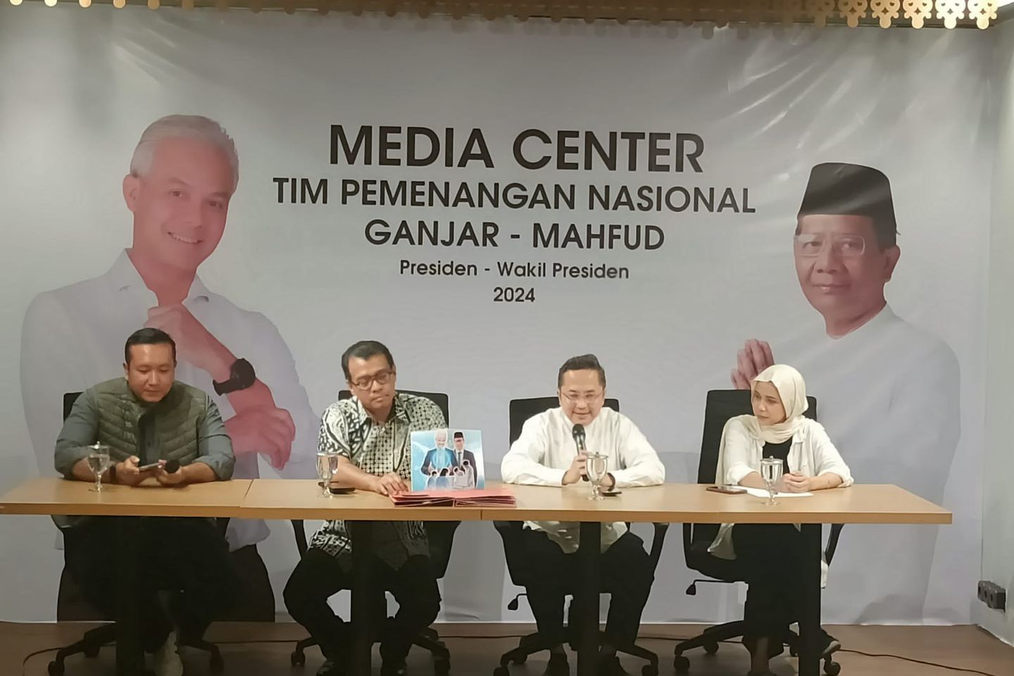 Ganjar-Mahfud Lakukan 8 Gerak Cepat Wujudkan Indonesia Unggul  