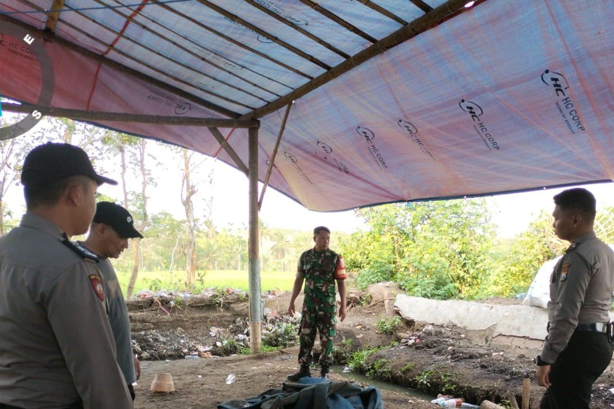Polisi Gerebek Dan Bongkar Arena Judi Sabung Ayam di Wagir Malang

 