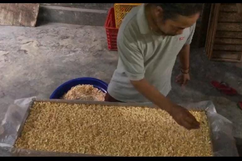 Pengrajin Tempe di Mojokerto Keluhkan Kenaikan Harga Kedelai