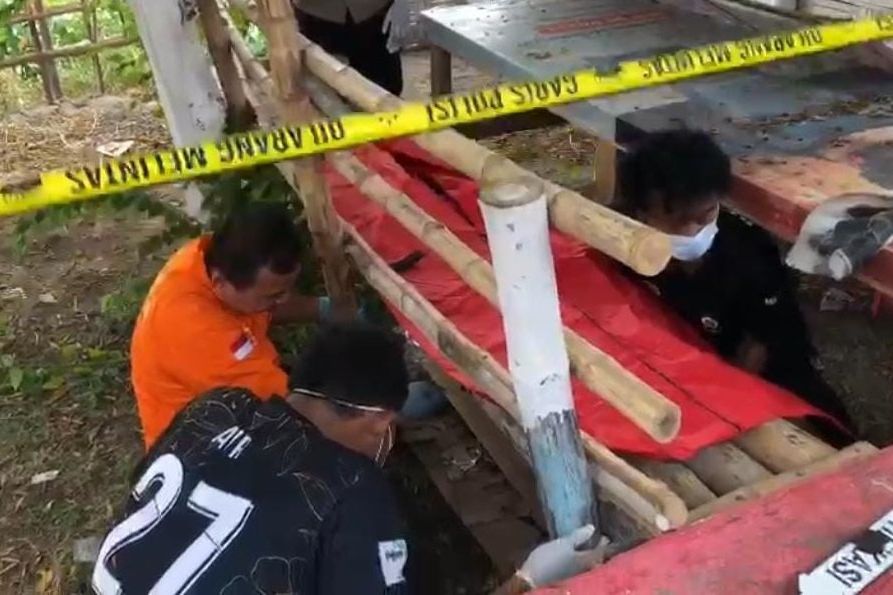 Polisi Mojokerto Selidiki Identitas Pria Paruh Baya Meninggal Dunia di Warung