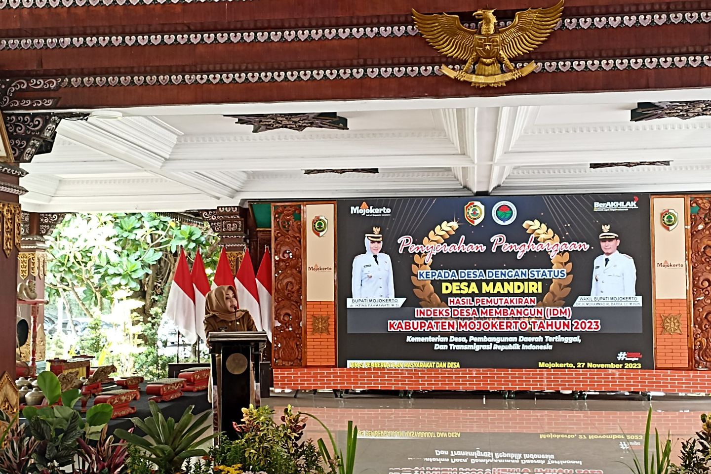 150 Desa di Kabupaten Mojokerto Mendapatkan Predikat Mandiri dari Bupati Ikfina