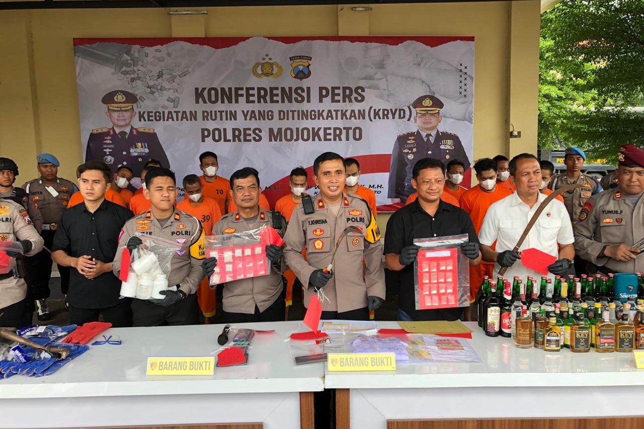 Menjelang Pemilu, Polisi di Mojokerto Sita Miras dan Knalpot Brong