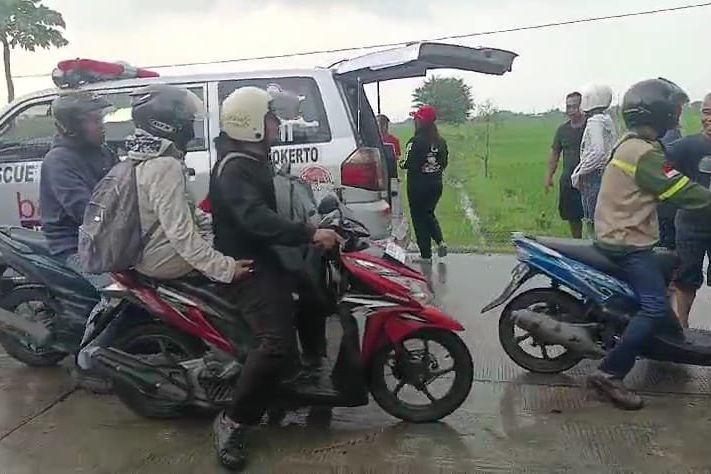 Hendak Semprot Padi, Petani Ini Jatuh dan Meninggal di Sawah