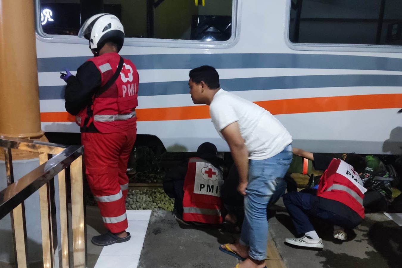 Pria Ini Terseret Kereta Api hingga Stasiun