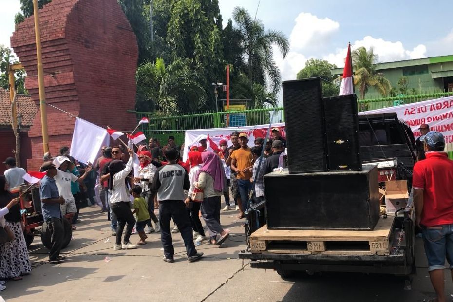 Warga Desa Awang Awang Tuntut Sosro Lebih Banyak Rekrut Warga Sekitar