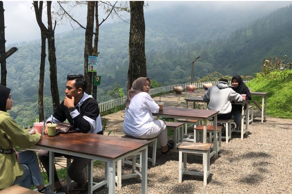 Sensasi <em>Café Aone</em> Trawas, Serasa di Atas Awan