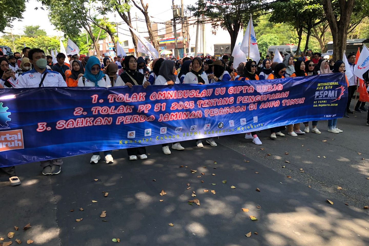 May Day, Ribuan Buruh di Jawa Timur Tuntut Tiga Hal Ini