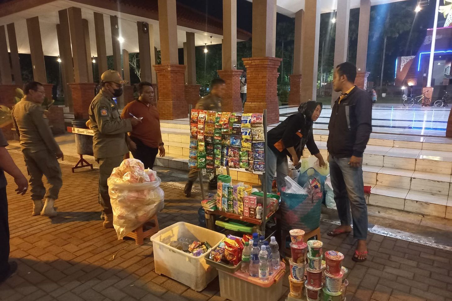 Jaga Ketertiban, Satpol PP Kota Mojokerto Merazia Pengamen dan PKL