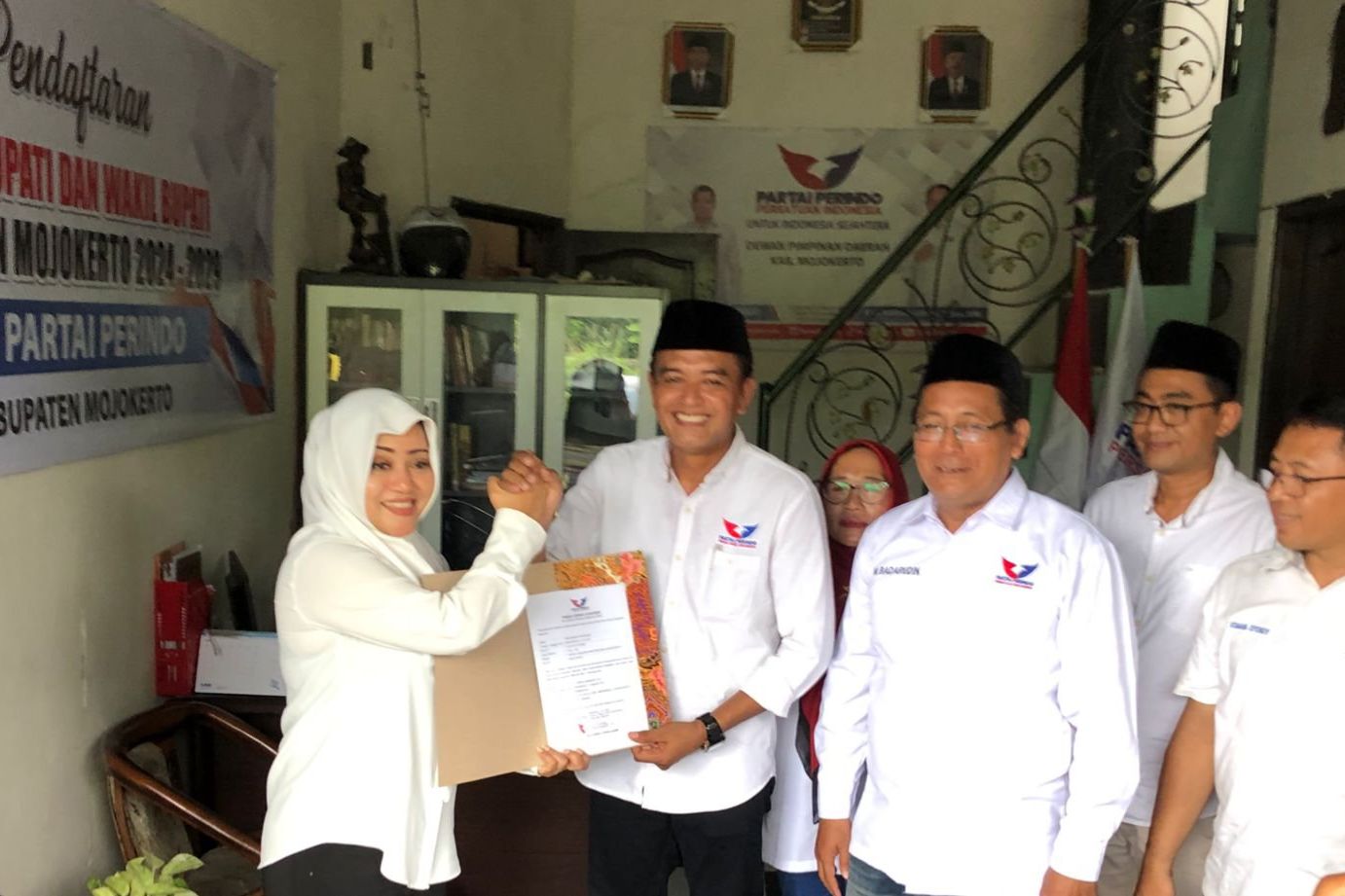 Pilkada Mojokerto, Ikfina Daftar Bakal Calon Bupati melalui Partai Perindo