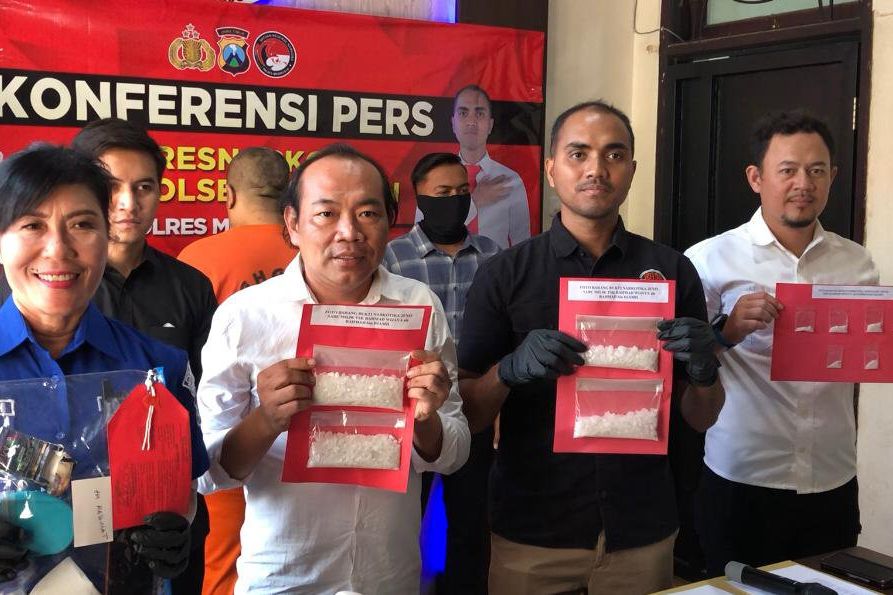 Polres Mojokerto Sita Hampir Setengah Kilogram Sabu dari Kurir Antarkota