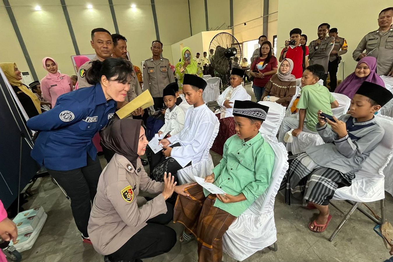 HUT Bhayangkara ke-78, Polres Mojokerto Gelar Sunat Massal, Donor Darah, dan Operasi Katarak Gratis
