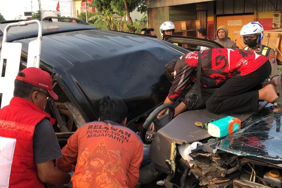 Empat Kendaraan Terlibat Kecelakaan di Jalan Bypass Mojokerto, Satu Orang Tewas