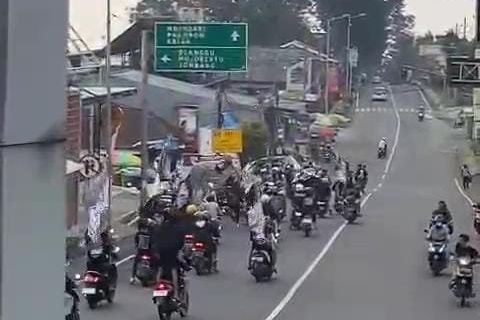 Berusia Anak, Polsek Pacet Tertibkan Geng yang Ganggu Pengendara di Jalan