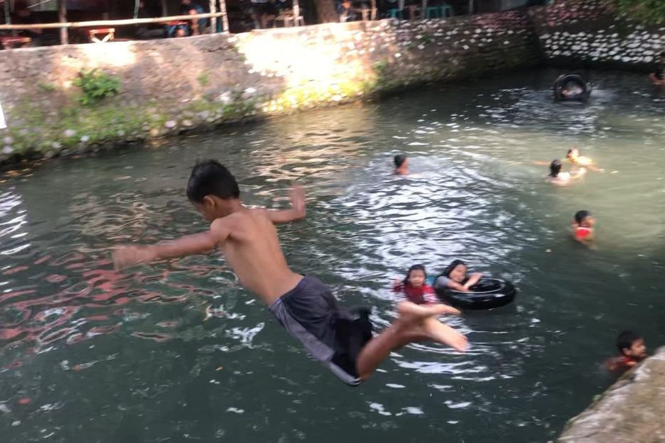 Kolam Sumber Tuwiri Mojosari, Wisata Favorit Gratis di Masa Libur Sekolah