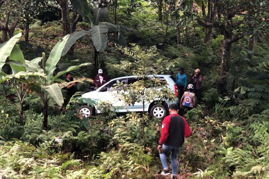 Mobil Rombongan asal Surabaya Alami Rem Blong di Pacet, Dua Orang Tewas