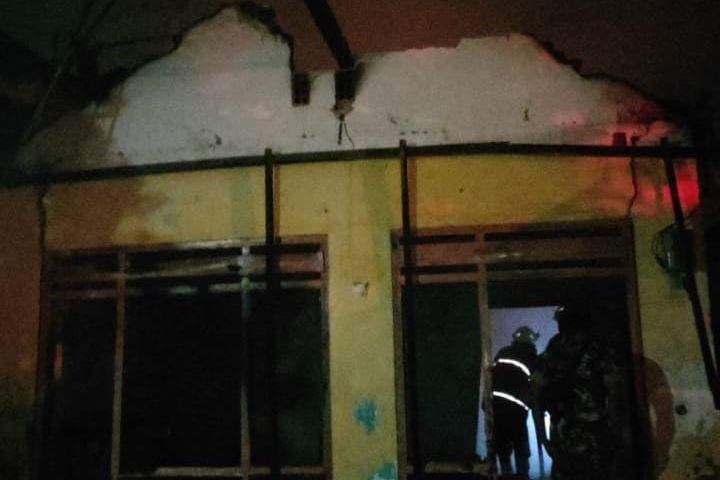 Diduga Korsleting Listrik, Rumah Warga Pekukuhan Mojosari Ludes Terbakar