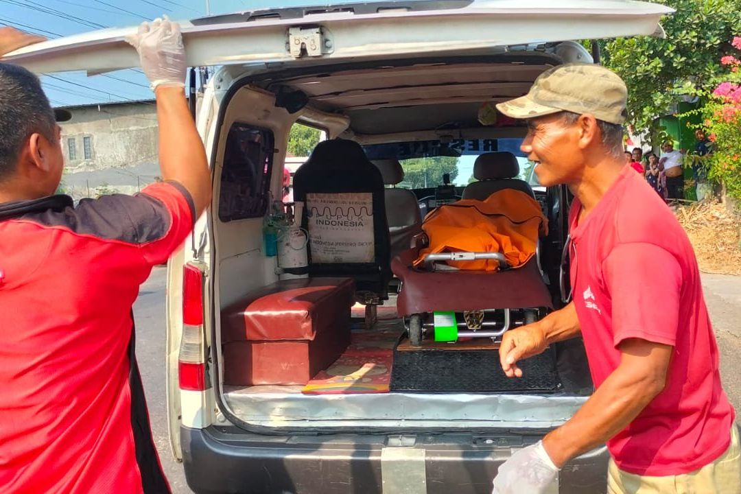 Ditabrak Truk, Pemotor asal Madura Meregang Nyawa di Jalan Raya Kutorejo