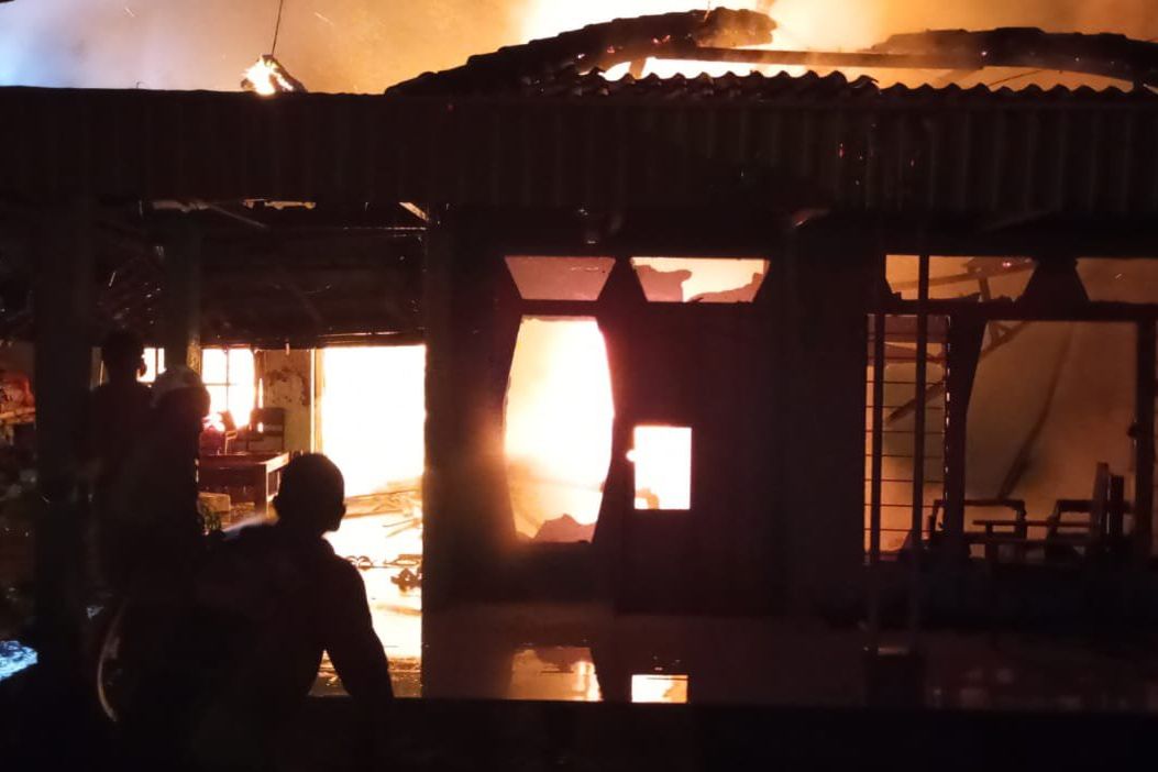 Rumah di Mojokerto Terbakar, Satu Orang Alami Luka Bakar