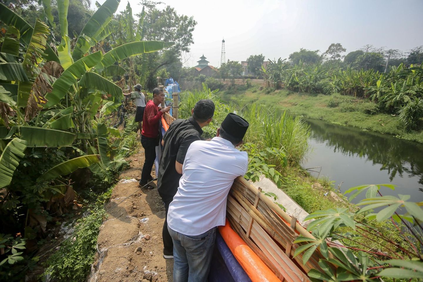 Antisipasi Musim Hujan, Pj Wali Kota Mojokerto Cek Tanggul Pompa