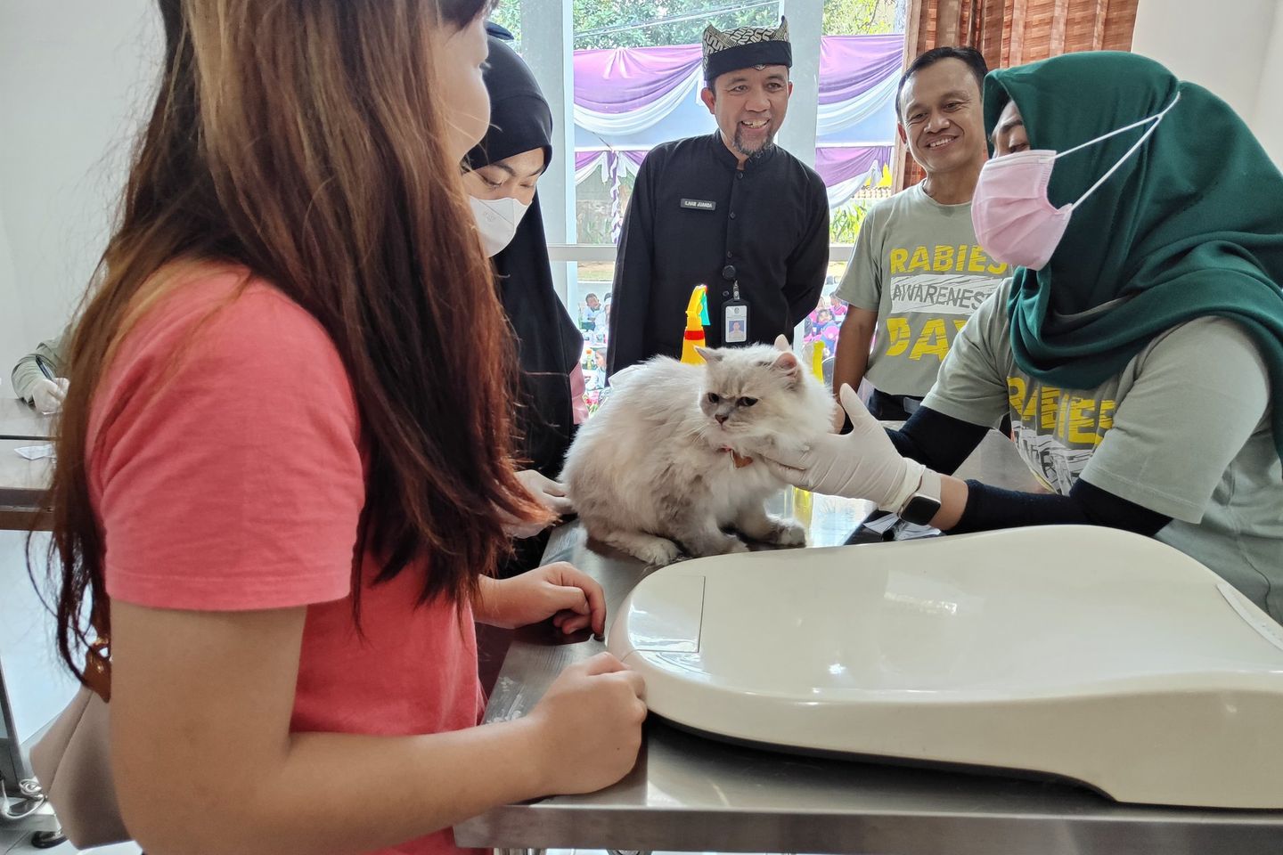Peringati Hari Rabies Sedunia, Ratusan Hewan Peliharaan di Banyuwangi Mendapat Vaksin Gratis